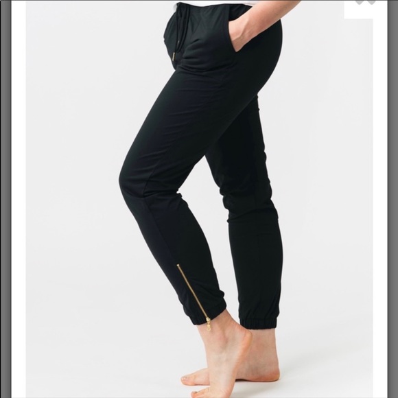 zyia peak zipper joggers